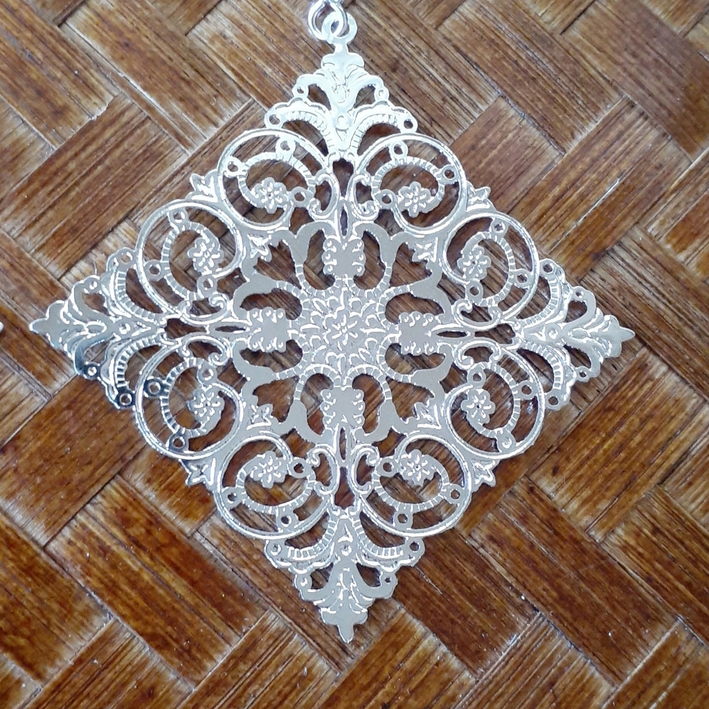 👉*NWOT* DELICATE FINE FILIGREE EARRINGS ~LIGHT & SHINE ~LOVELY - Picture 3 of 7